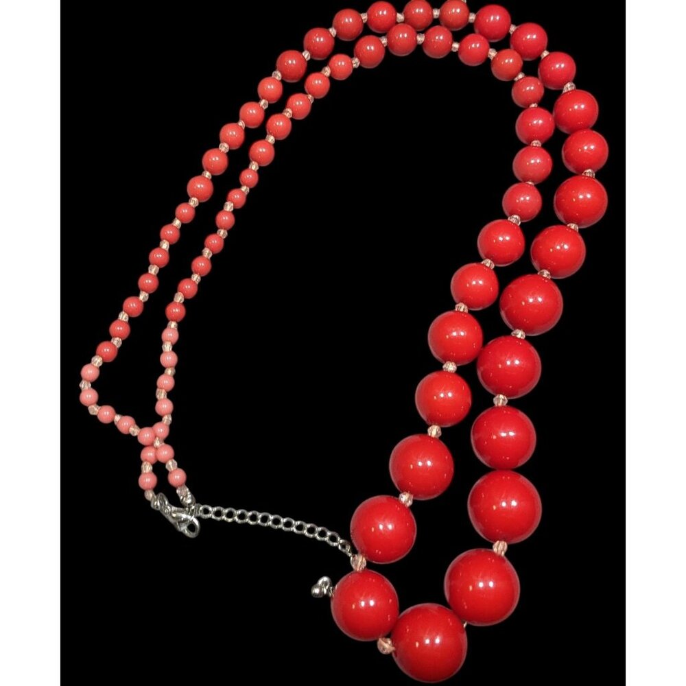 Vintage Red Lucite Graduated Beaded Necklace
